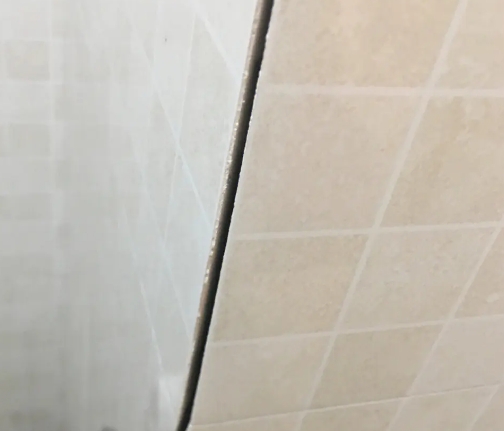灯塔瓷砖空鼓维修公司分享阳台瓷砖脱落的修复过程可以分为以下几个步骤